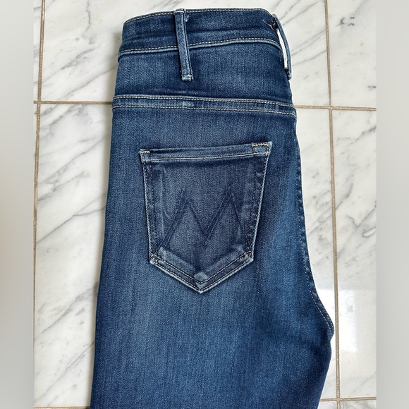 MOTHER The Hustler Flare Ankle Jeans (Wash - Home Movies), Size 25 - Picture 9 of 12